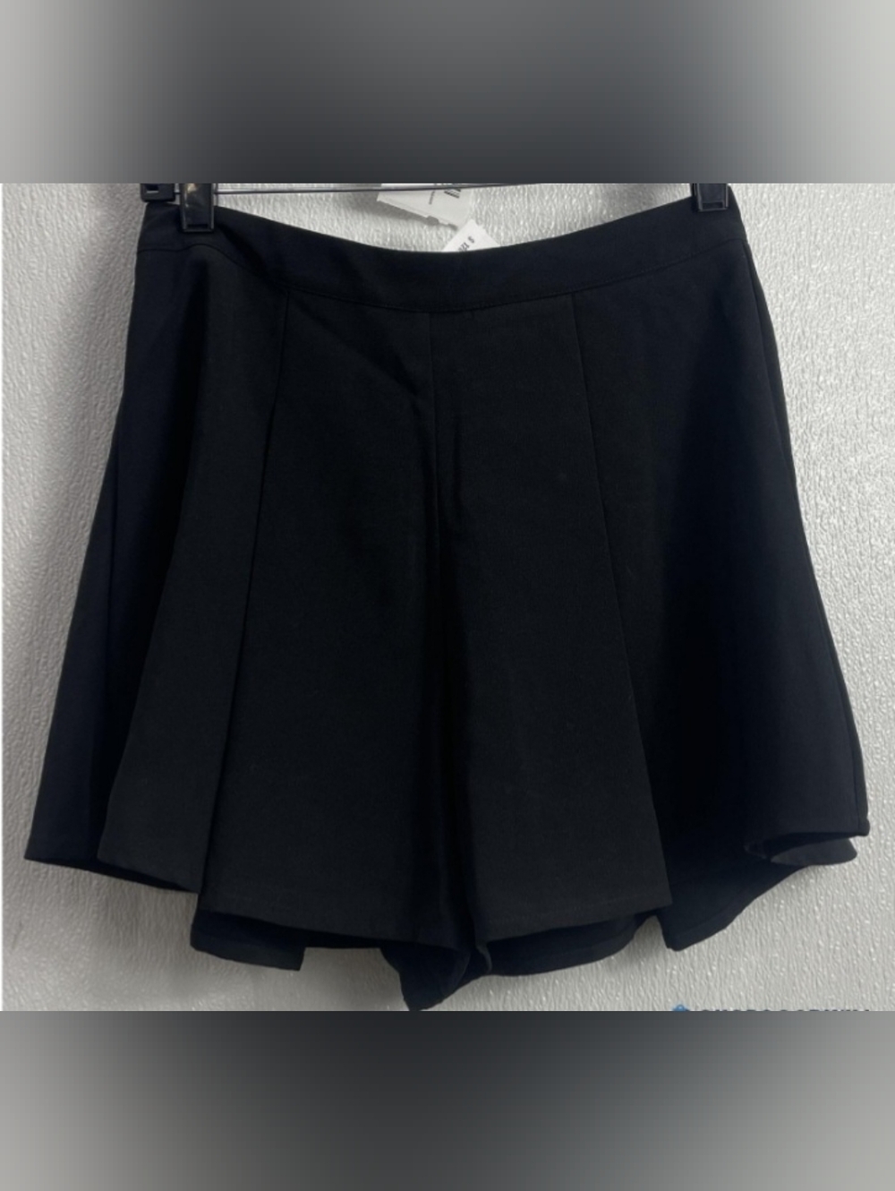 High waisted Black Pleated Women’s Shorts by Blonde sz 10